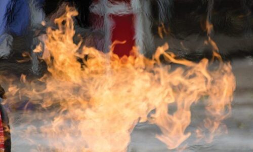 ¿Cómo cumple el policarbonato las clasificaciones europeas contra incendios?