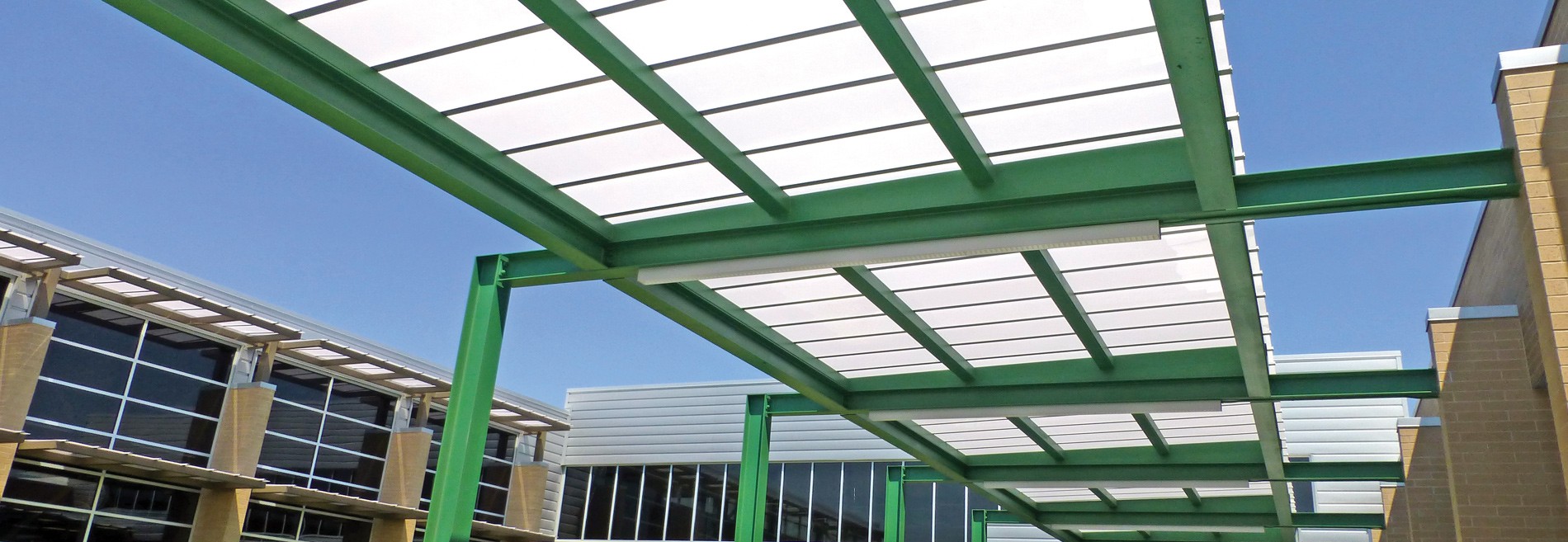 polycarbonate roofing system sunglaze being used for walkway