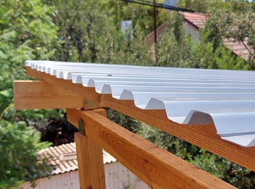 SUNTUF® Standard corrugated polycarbonate sheets for residential applications