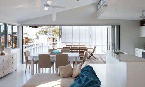 Maximizing ocean view & managing sun heat in Queensland holiday houses